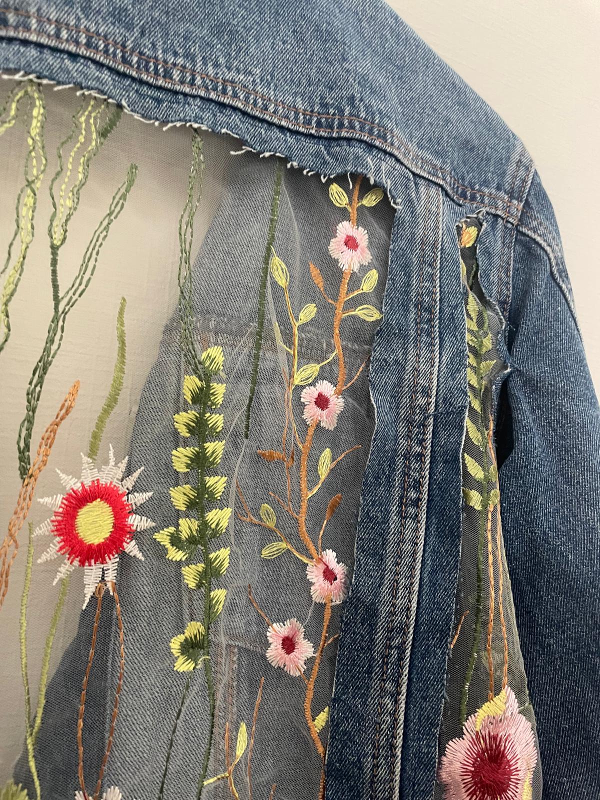 Denim jas / geborduurde rug XL