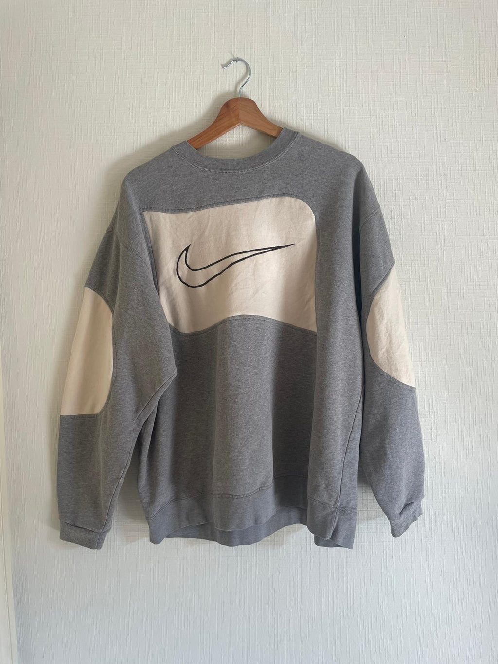 Brand remix - Nike sweater M (grijs/wit)