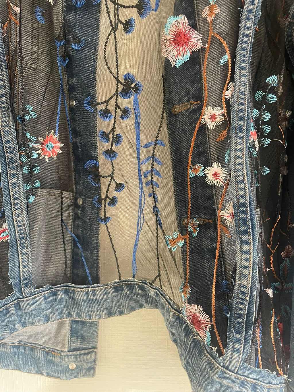 Denim jas / geborduurde rug L