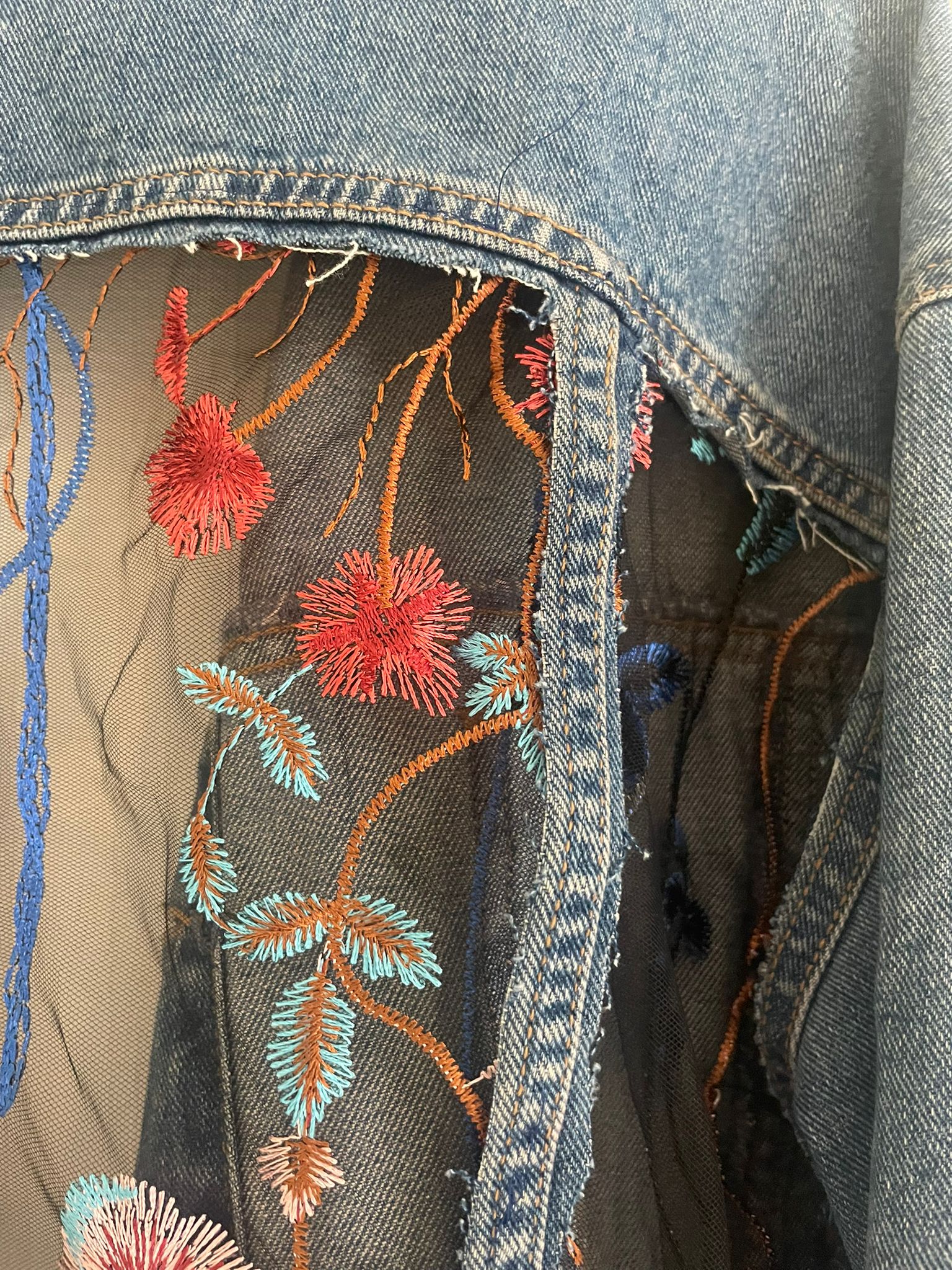Denim jas / geborduurde rug L
