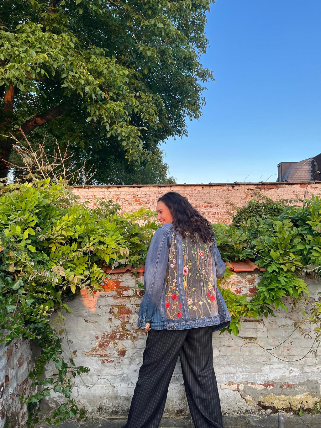Denim jas / geborduurde rug XL