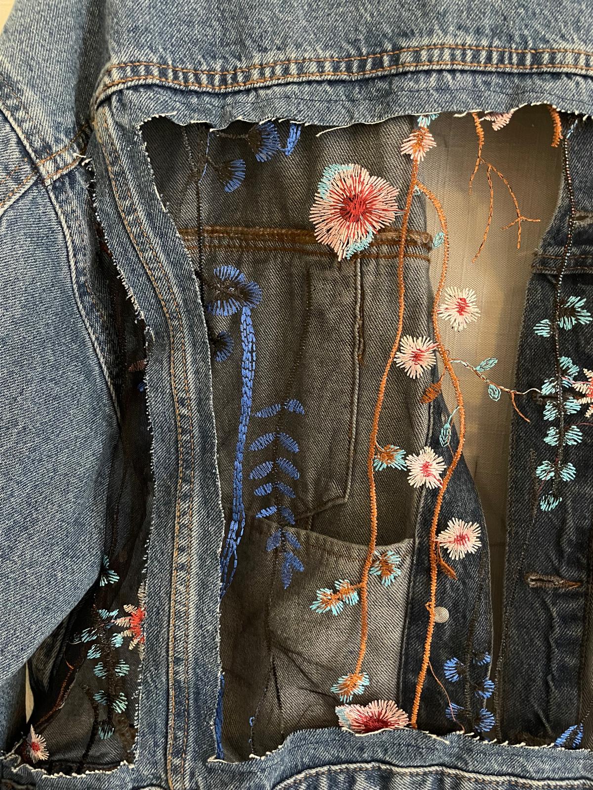 Denim jas / geborduurde rug XL