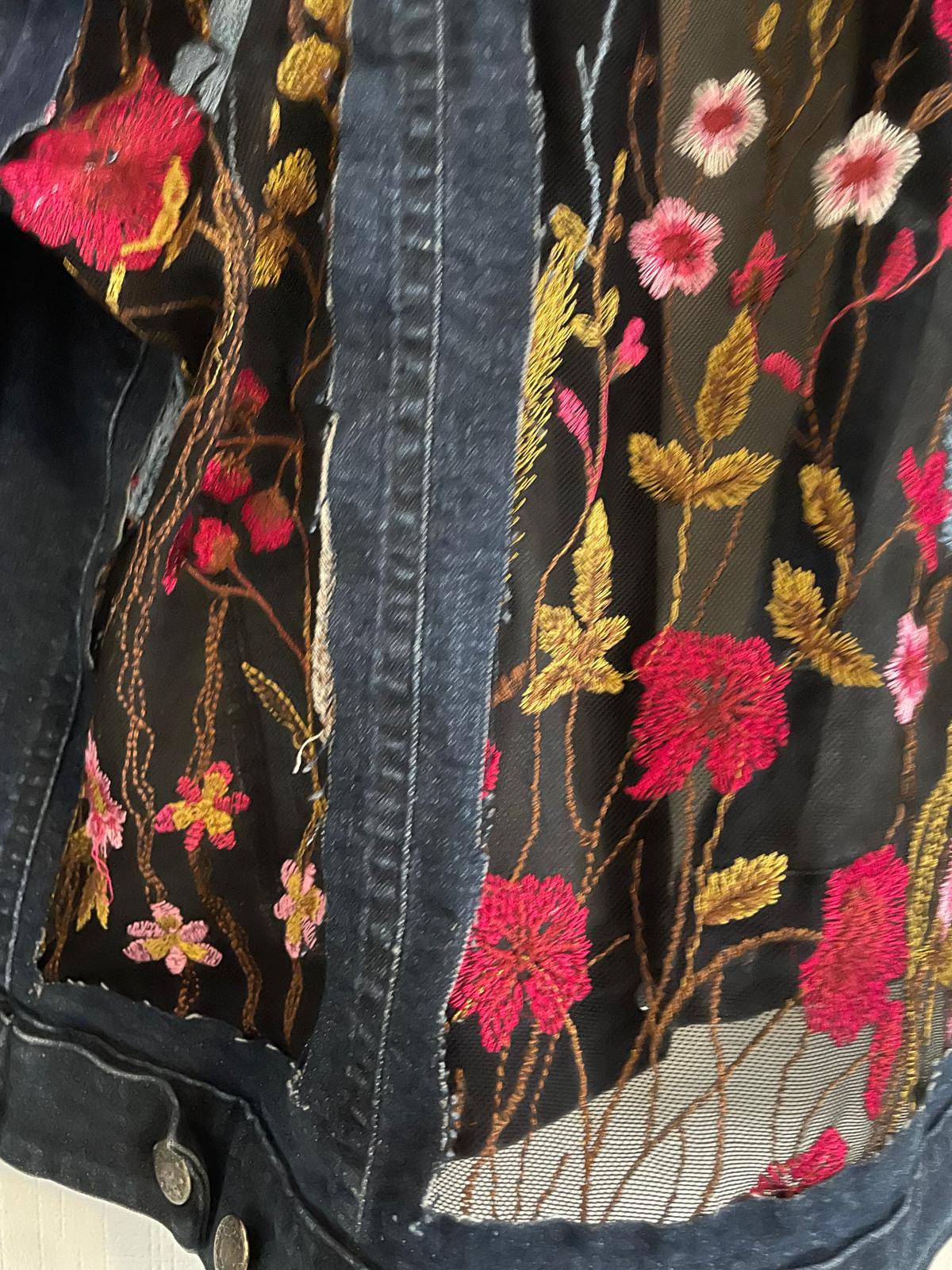 Denim jas / geborduurde rug L