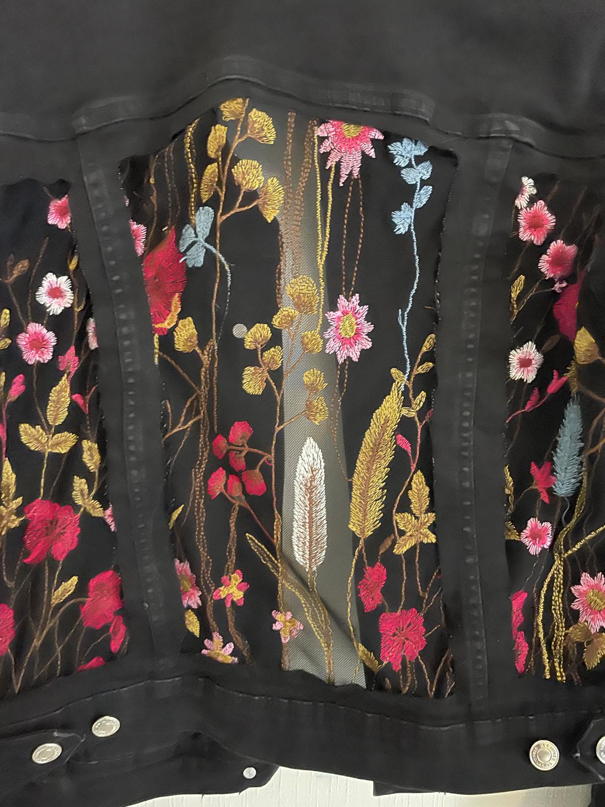 Denim jas / geborduurde rug M