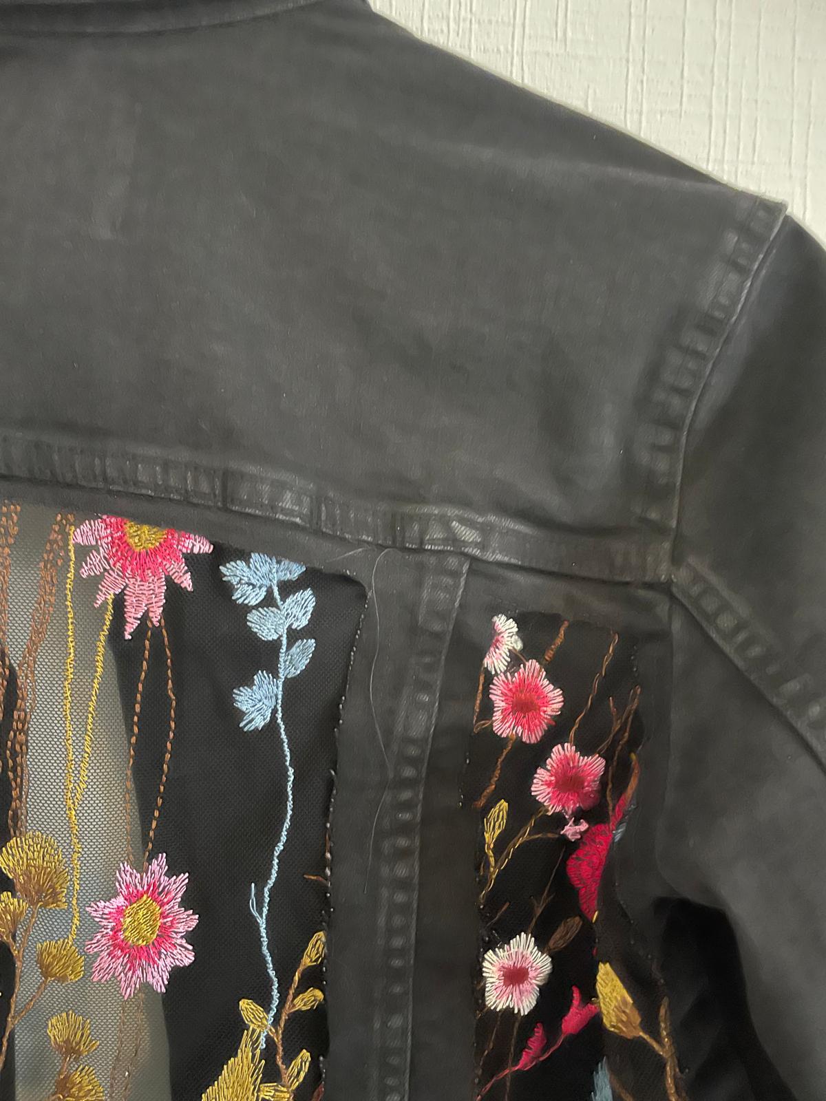 Denim jas / geborduurde rug M