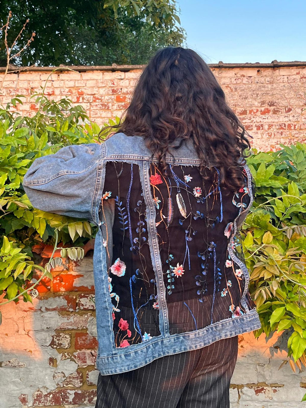 Denim jas / geborduurde rug L