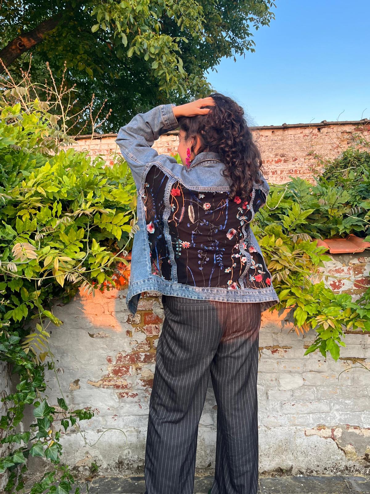 Denim jas / geborduurde rug L